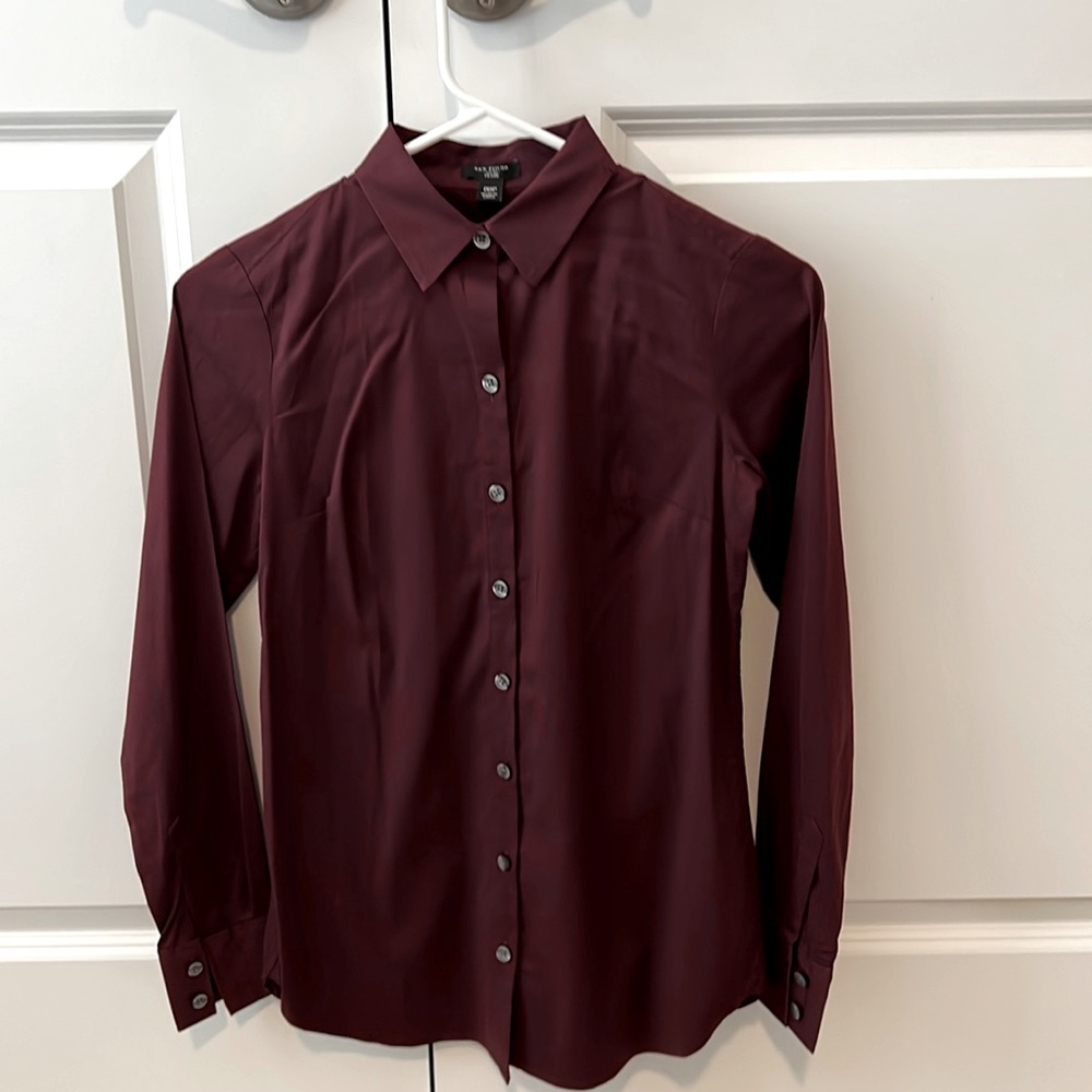 Ann Taylor, 00P, Buttom down long sleeve Maroon casual/work shirt. Work once.